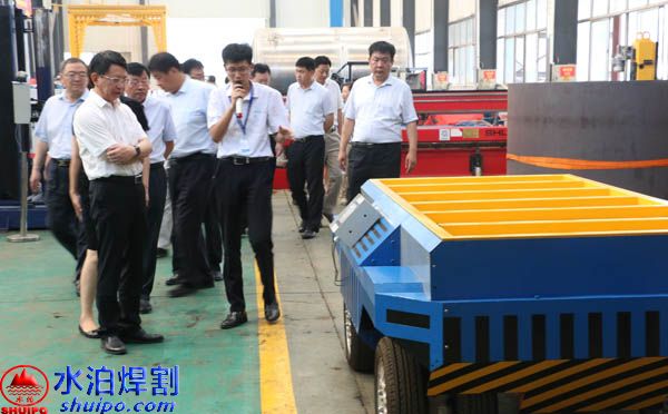 AGV機(jī)器人持續(xù)火熱，新領(lǐng)域帶來發(fā)展新機(jī)遇，水泊焊割自主研發(fā)的AGV小車