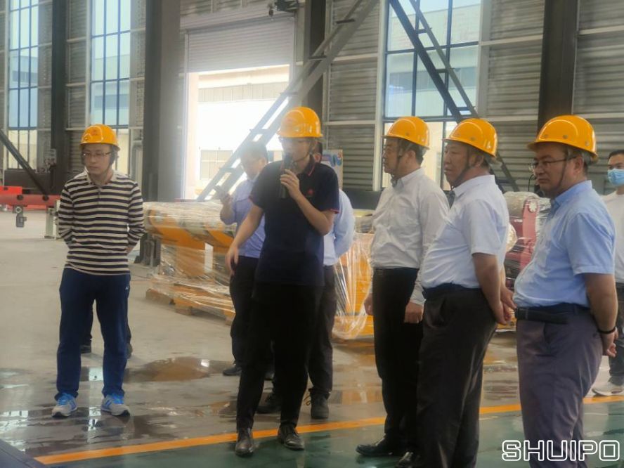 山東省科學(xué)院激光研究所所長賈中青、山東省機(jī)械設(shè)計(jì)研究院院長林江海帶領(lǐng)激光、高端裝備領(lǐng)域?qū)＜乙恍?人到水泊焊割實(shí)地調(diào)研2